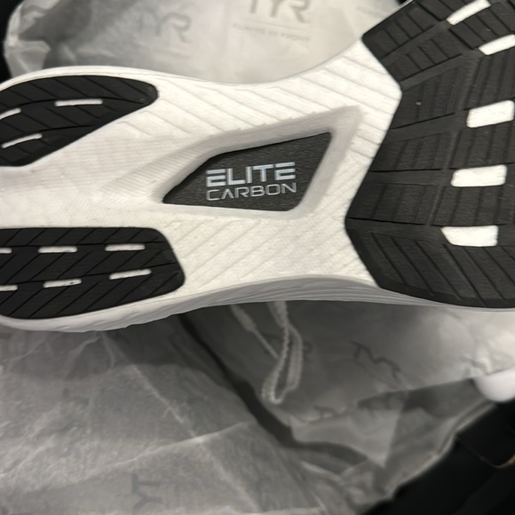 Just in 🏋🏻| TYR MEN'S VALKYRIE ELITE CARBON RUNNER M9 W10.5 - Picture 8 of 10